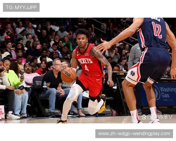 火箭队在击败雷霆队的比赛中表现出了哪些战术优势